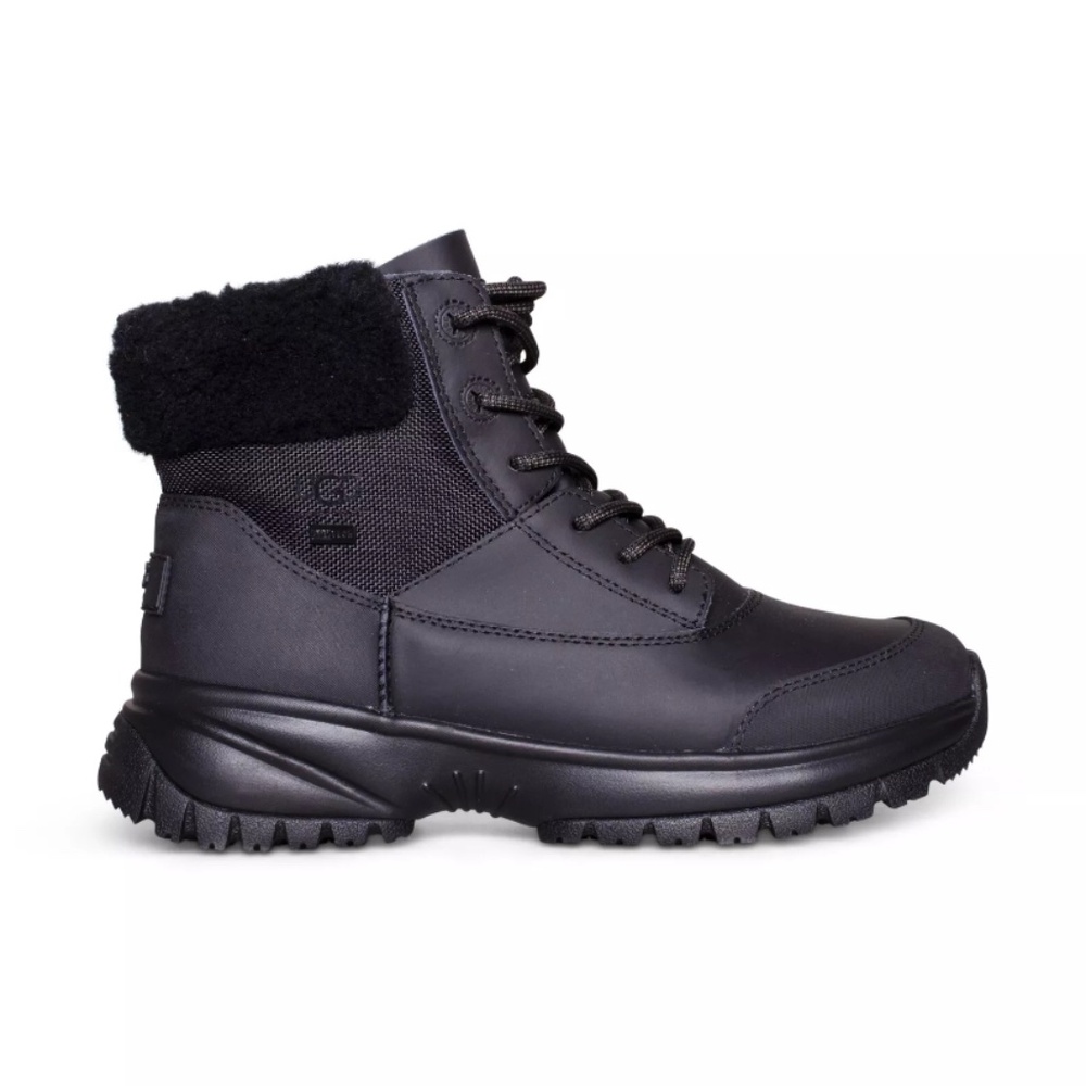 NWOT Ugg Women’s US 7 Yose Fluff V2 Black Leather Winter Waterproof Boots